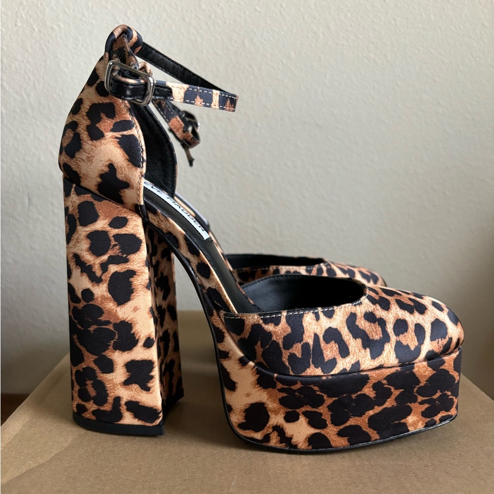 Steve Madden Leopard Satin TAMY block heels -New in box